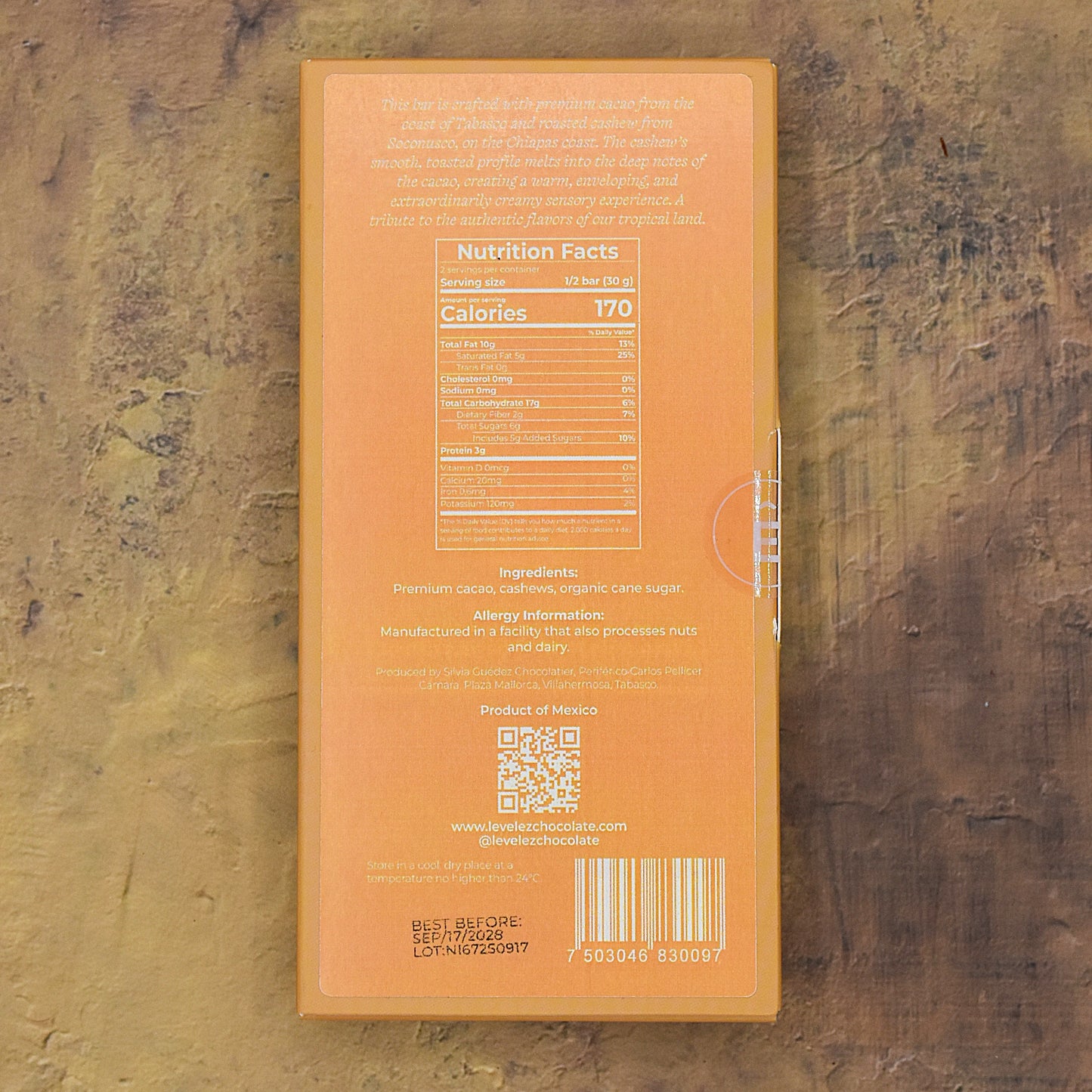 Levêlez 67% Dark Chocolate Bar with Cashews