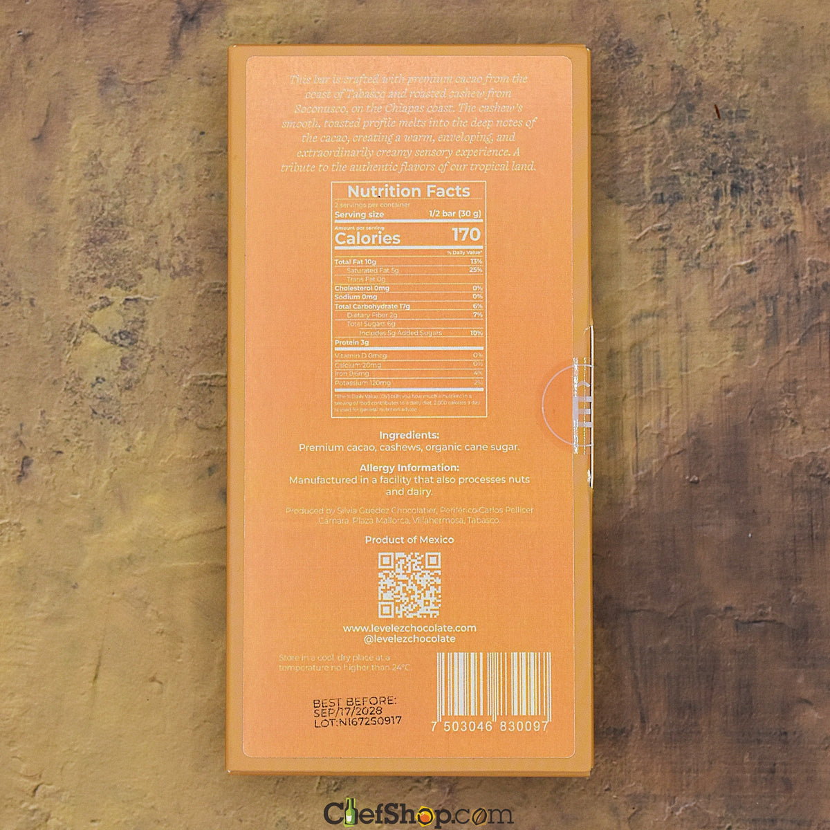 Levêlez 67% Dark Chocolate Bar with Cashews