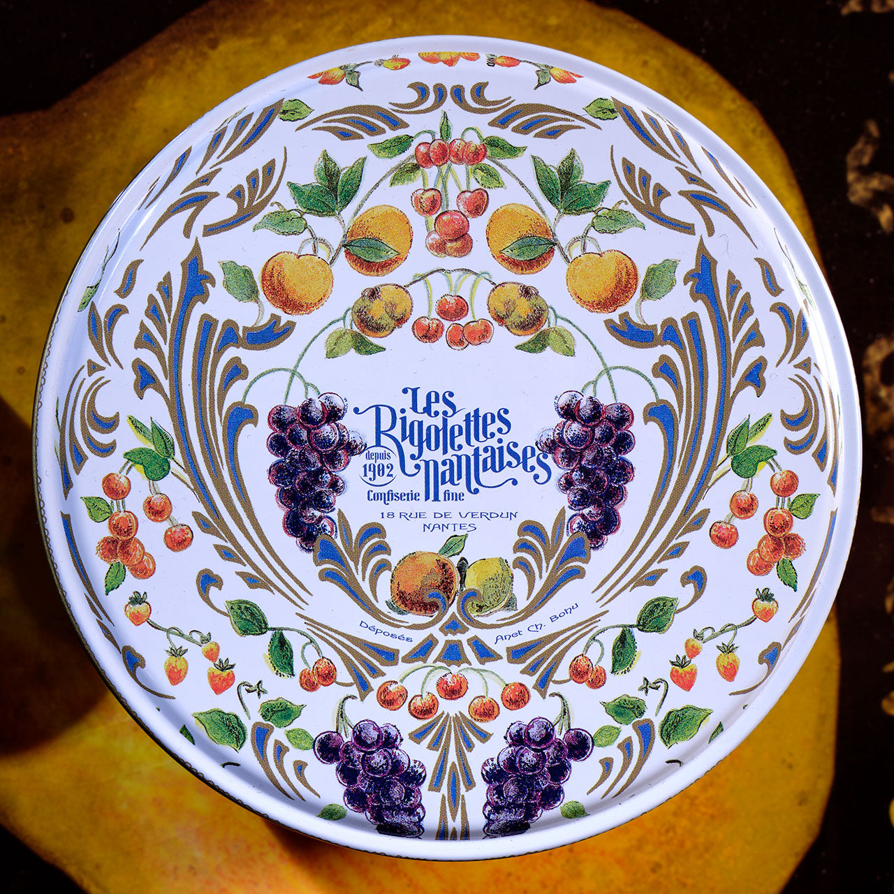 Les Rigolettes Nantaises Fruit Bonbons in Tin - 230 grams