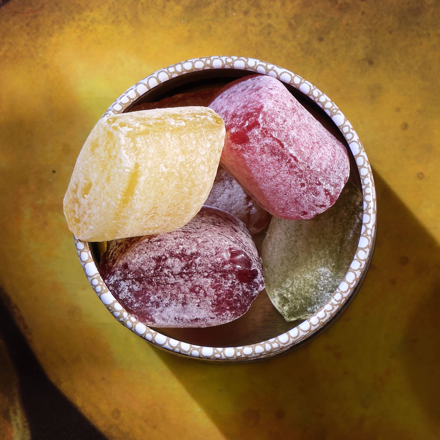 Les Rigolettes Nantaises Fruit Bonbons in Tin - 30 grams