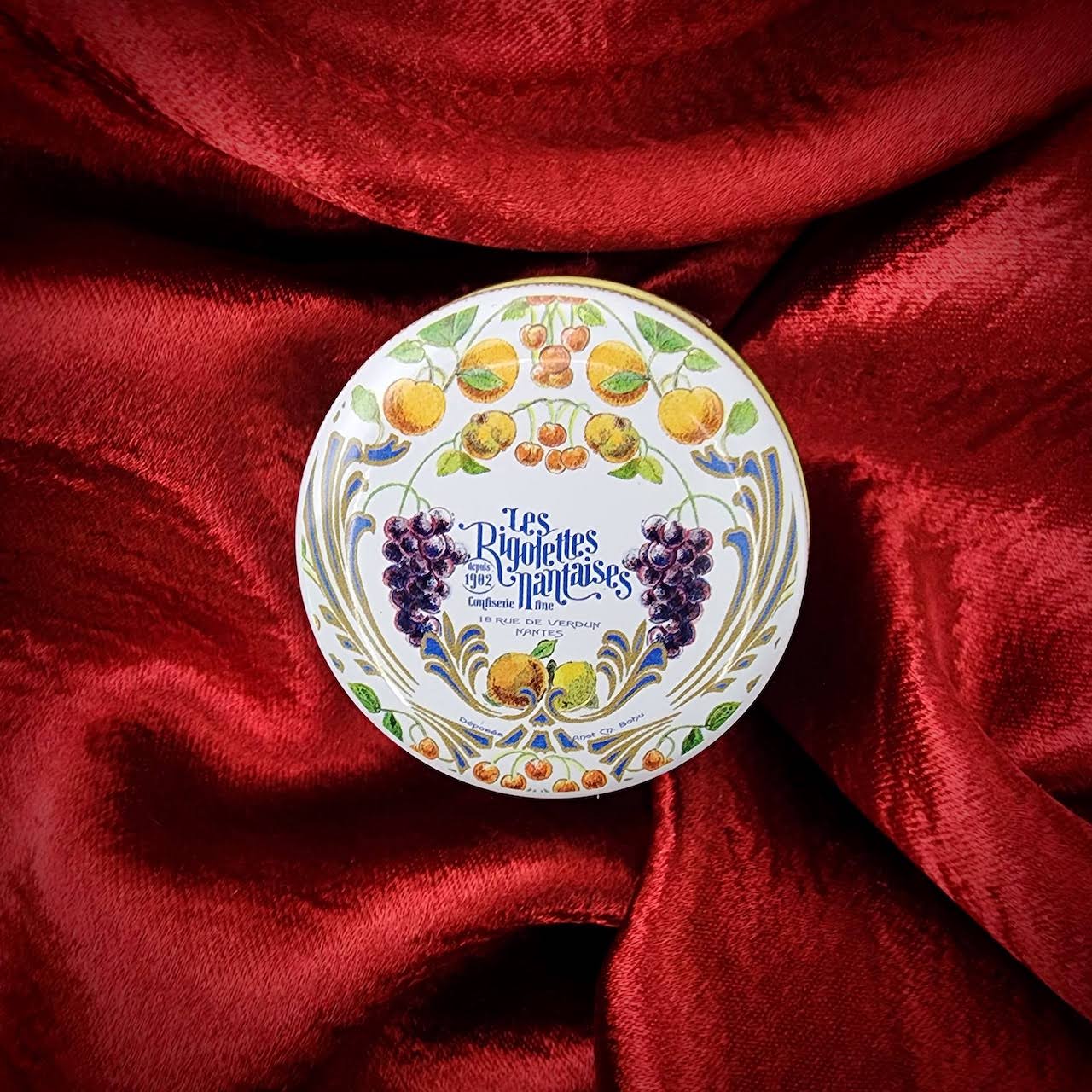 Les Rigolettes Nantaises Fruit Bonbons in Tin - 30 grams