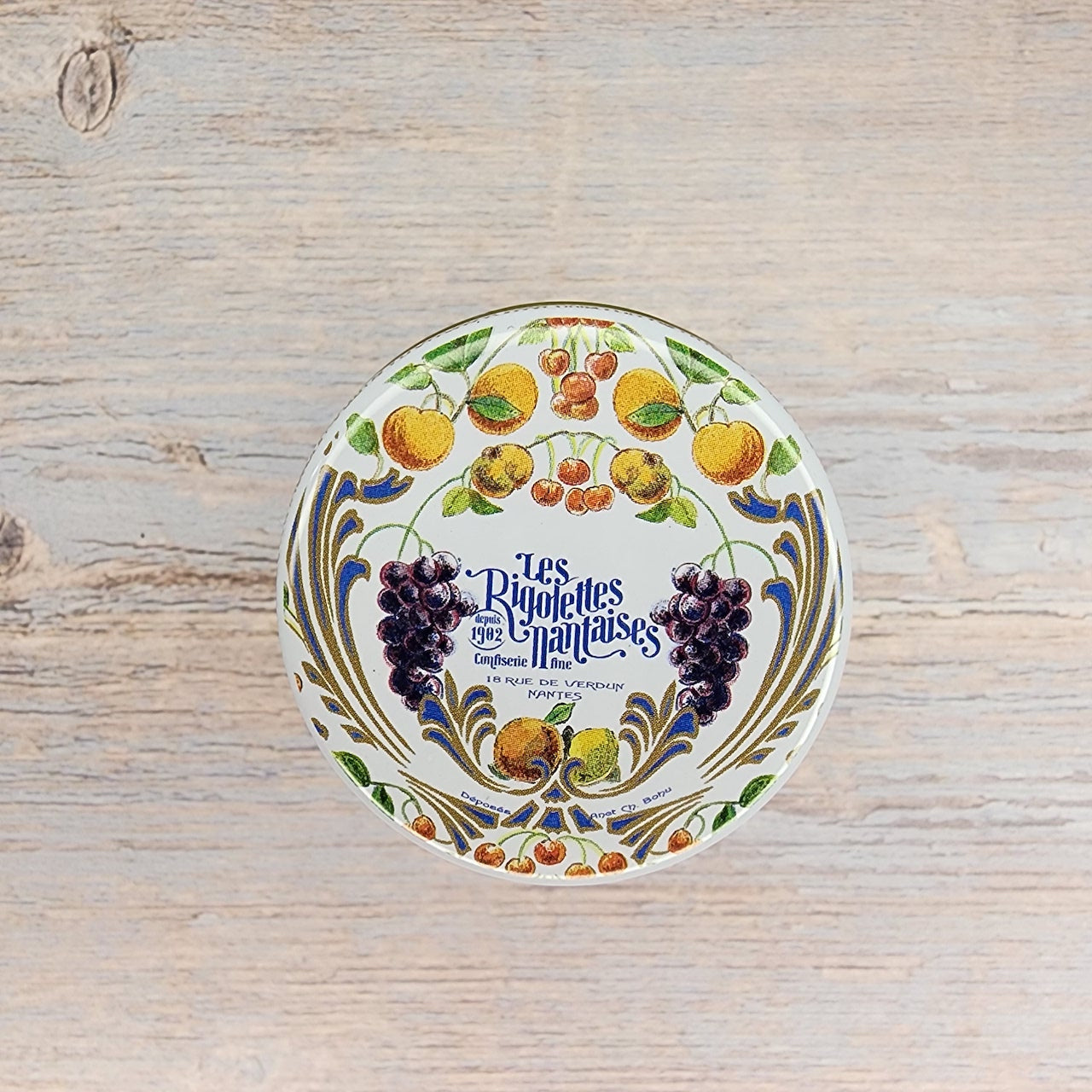 Les Rigolettes Nantaises Fruit Bonbons in Tin - 30 grams