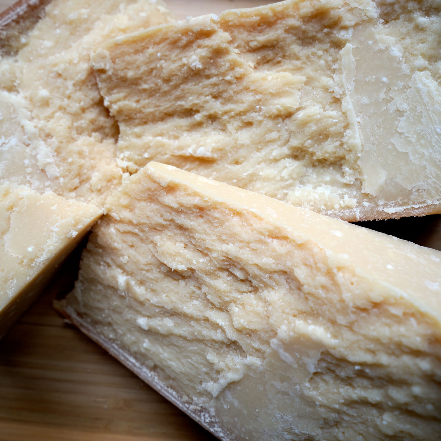 Parmigiano-Reggiano - edge slice