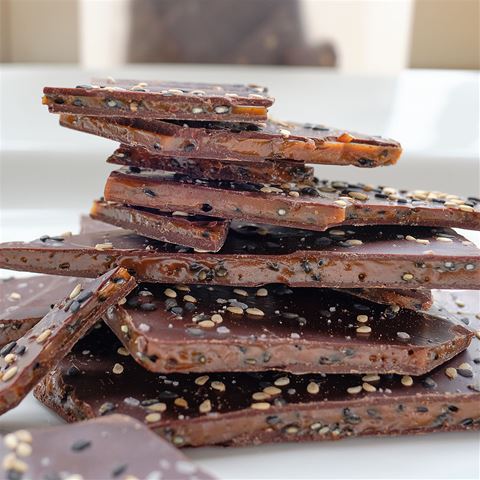 NeoCocoa Black Sesame Seed Toffee Brittle