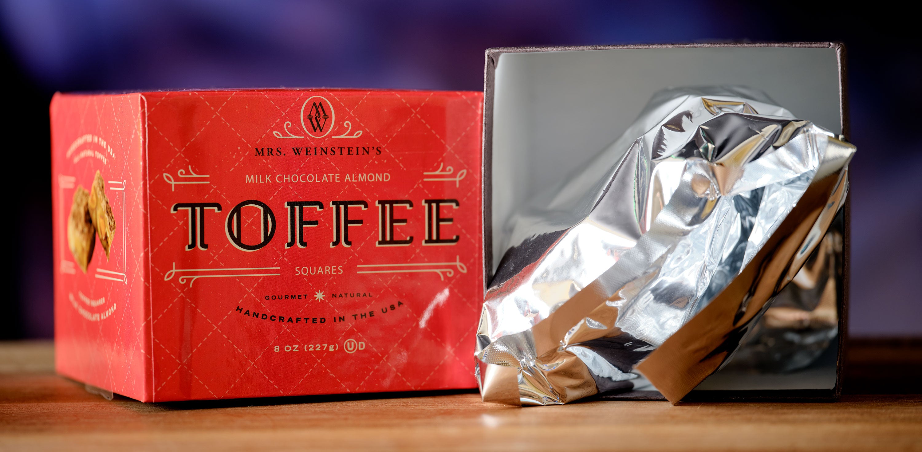 □１９２６年□DANSK◇２３cm◇ ◇ Mrs Weinstein's Milk Chocolate Texas Almond Toffee Squares