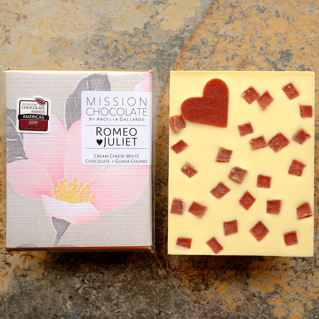 MISSION Chocolate Romeu and Julieta Cream Cheese White Bar with Guava