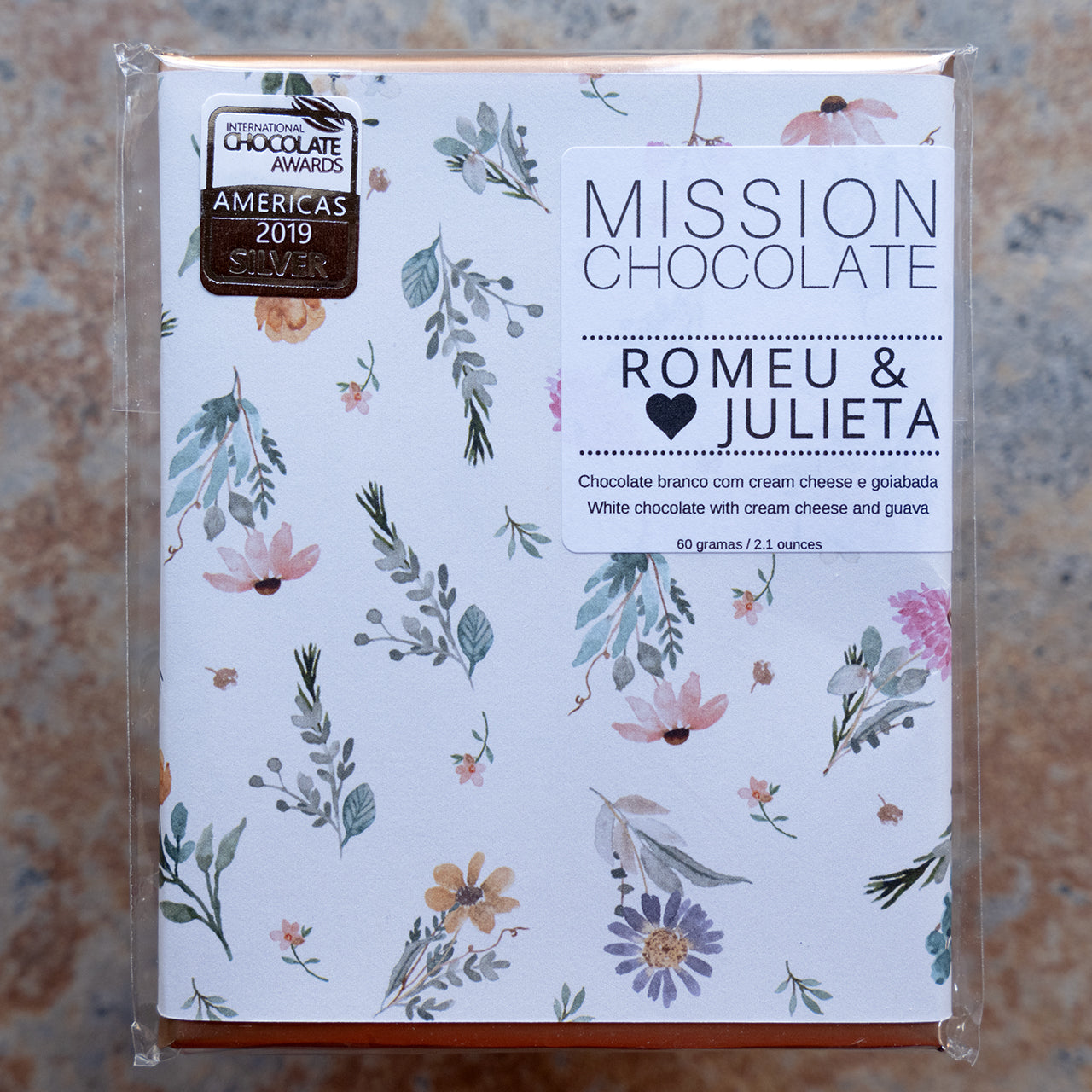 MISSION Chocolate Romeu and Julieta Cream Cheese White Bar with Guava