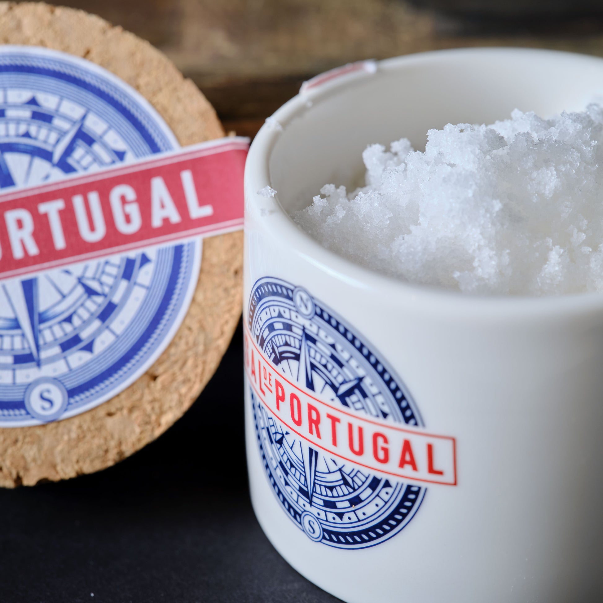 Sal de Portugal in Ceramic Pot open